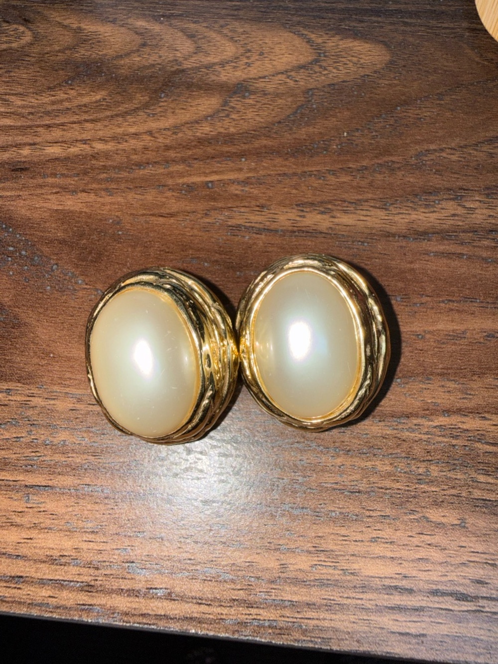 CINER clip on vintage earrings